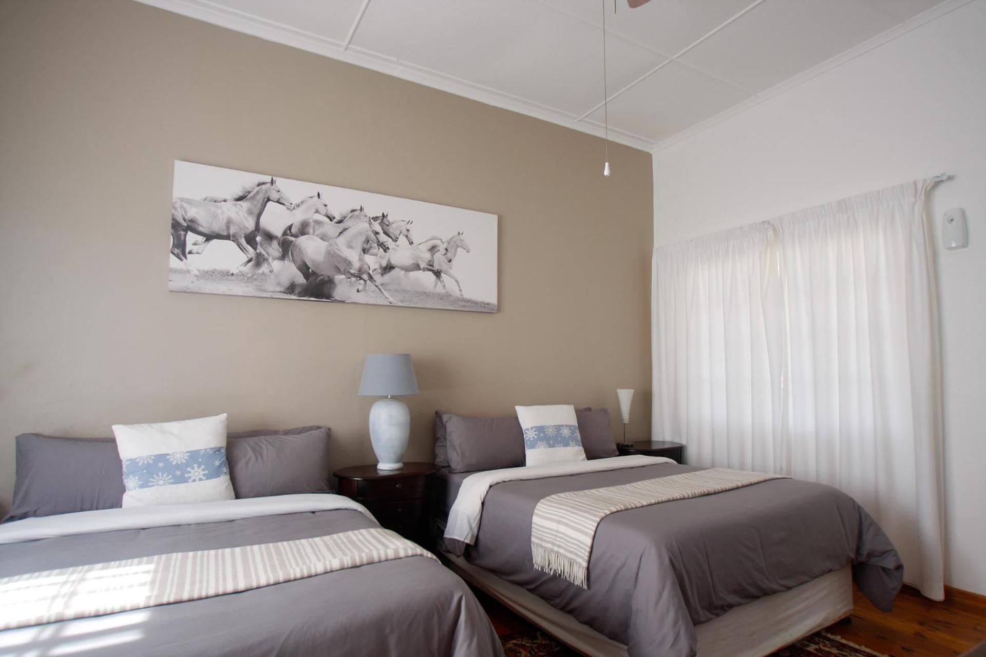 Steytlerville Royal Hotel Экстерьер фото